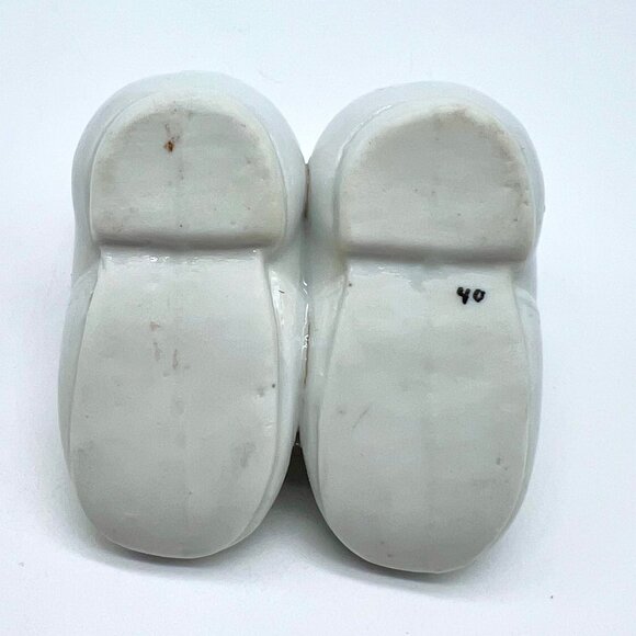 Vintage 70s Porcelain Baby Booties Pink Bow White Nursery Decor - Picture 7 of 8